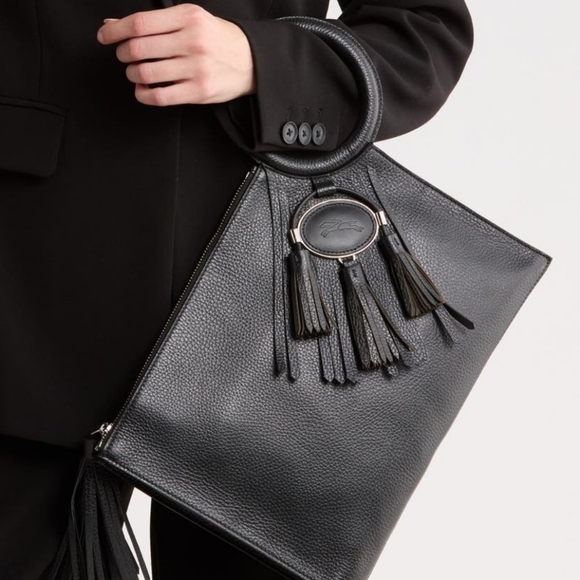 Sold Out Longchamp Trendy Black Leather Clutch Tassel Statment Purse Italy - Picture 2 of 7